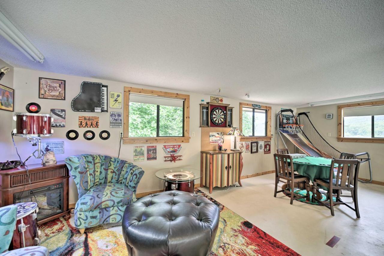 Vibrant Bryson City Home With Mtn Views And Deck! 外观 照片