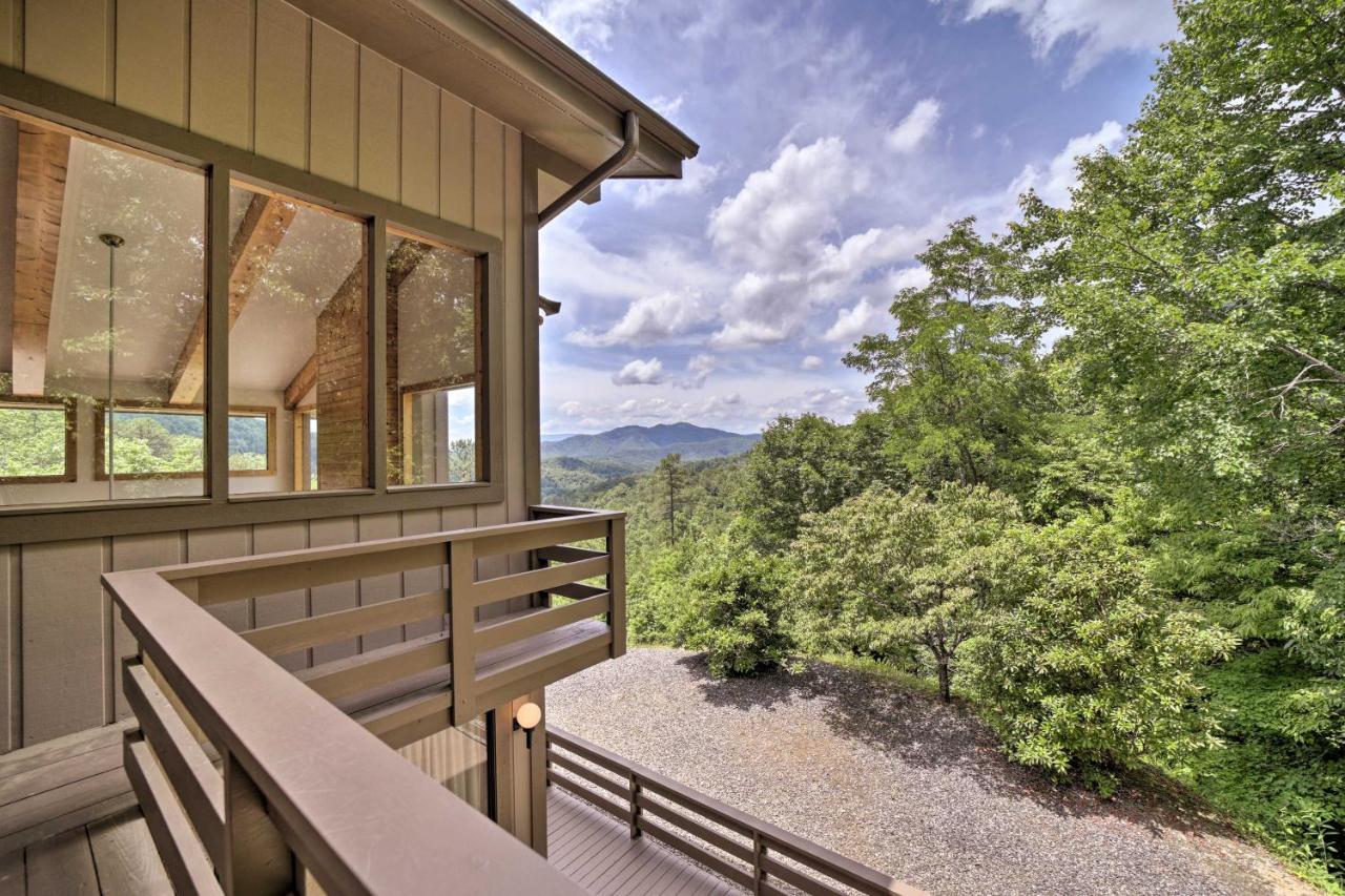 Vibrant Bryson City Home With Mtn Views And Deck! 外观 照片