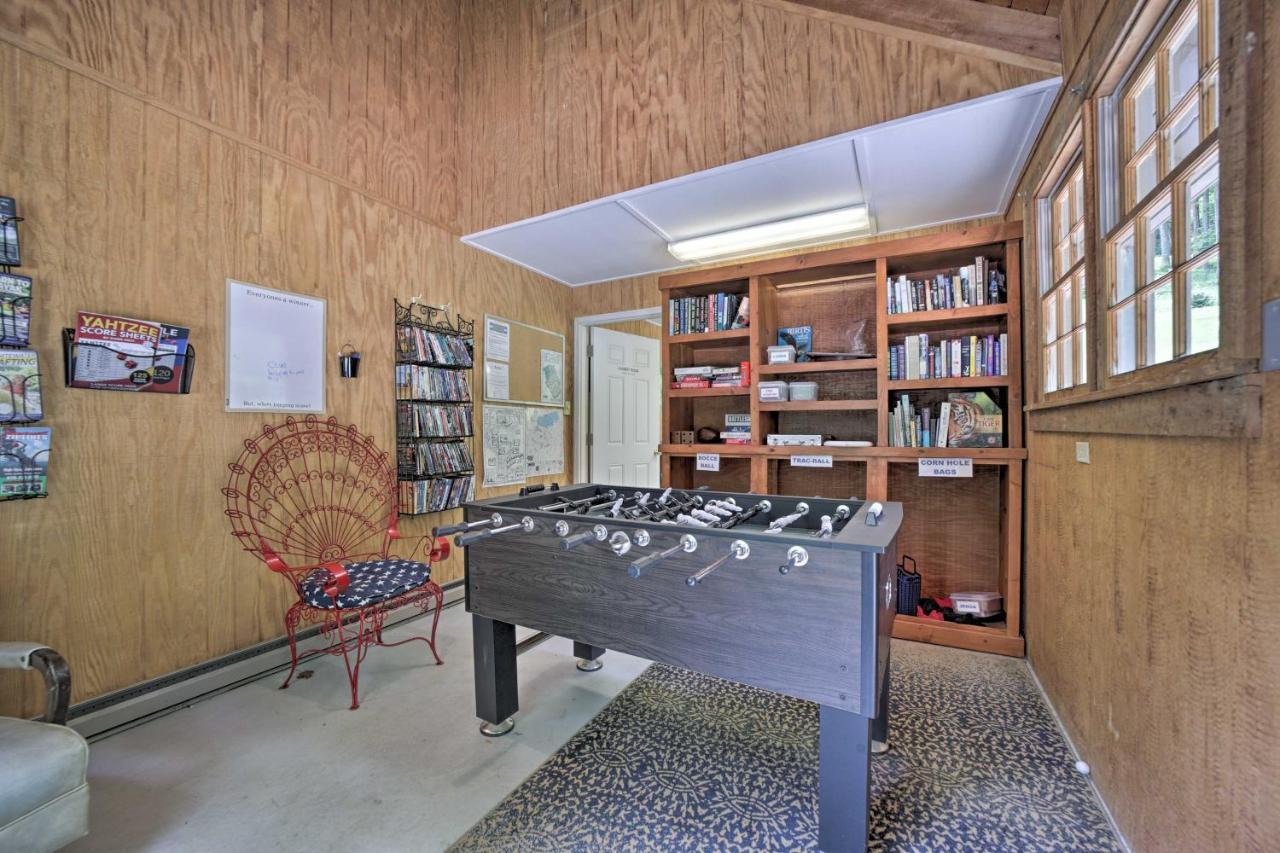 Vibrant Bryson City Home With Mtn Views And Deck! 外观 照片