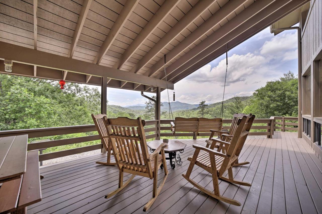 Vibrant Bryson City Home With Mtn Views And Deck! 外观 照片